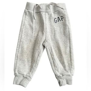 🌟🌟🌟3 for $10🌟🌟🌟 BABY GAP Joggers Light Heather Gray Size 12-18